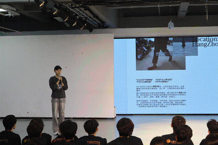 2025-11-17 13:26:35.883000